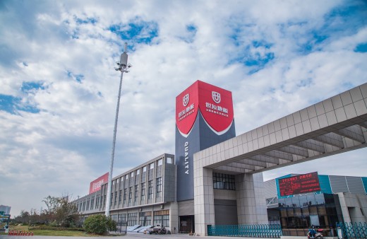 當世友地闆鋪進“太空艙”| 民宿界的新潮流，全新的住宿體驗